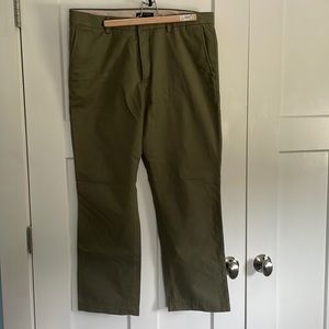 Banana Republic Aiden Slim Green Chino 36x30.